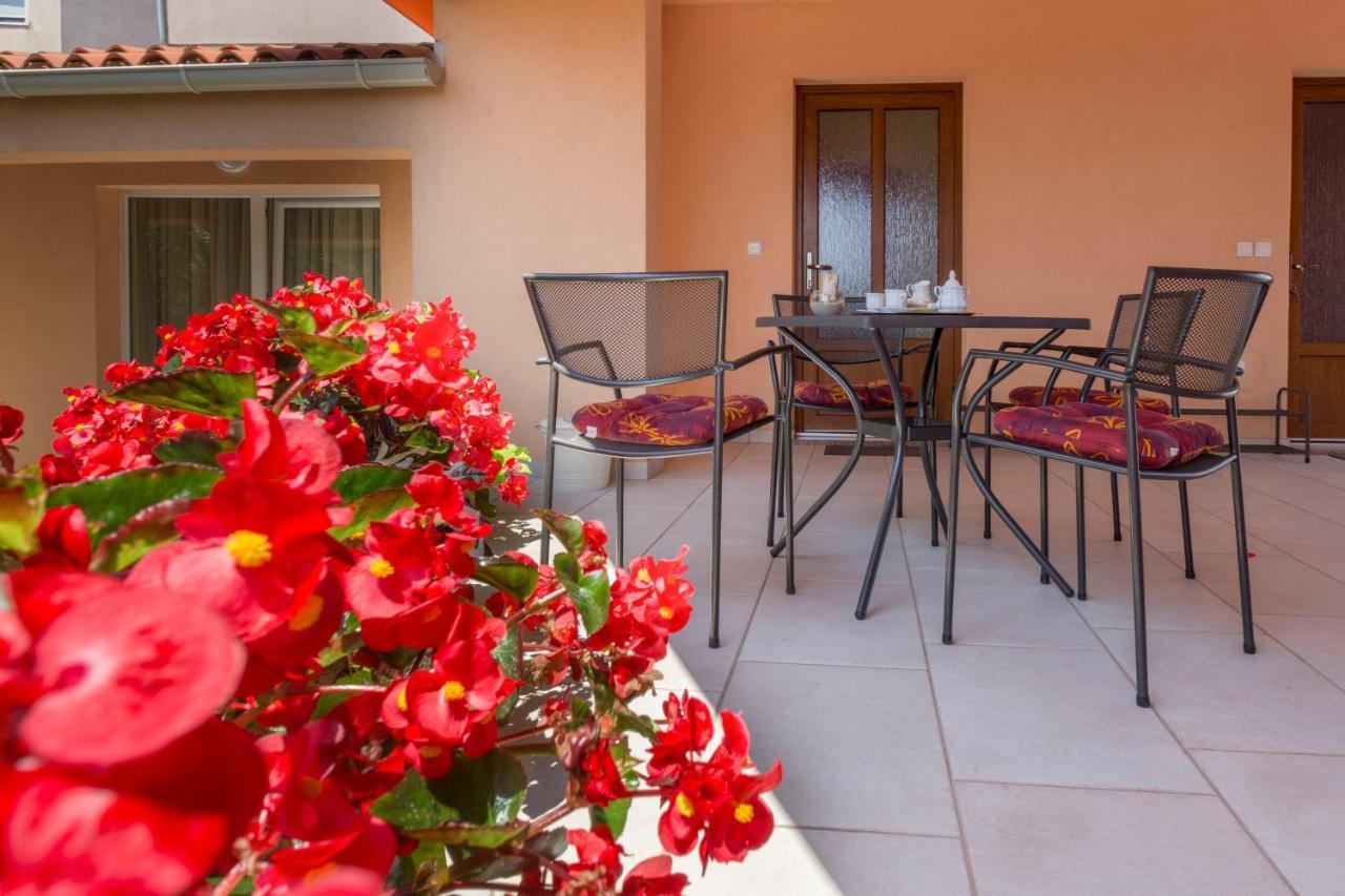 Apartments Petra Near Beach Veruda Luaran gambar